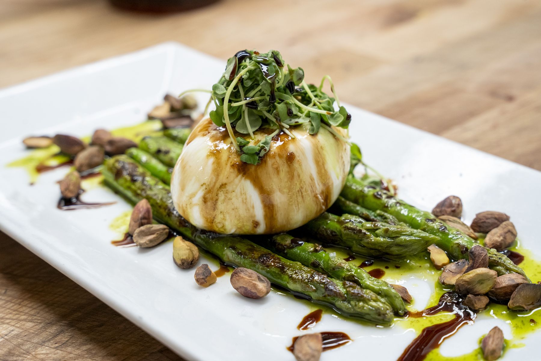 Burrata & Asparagus